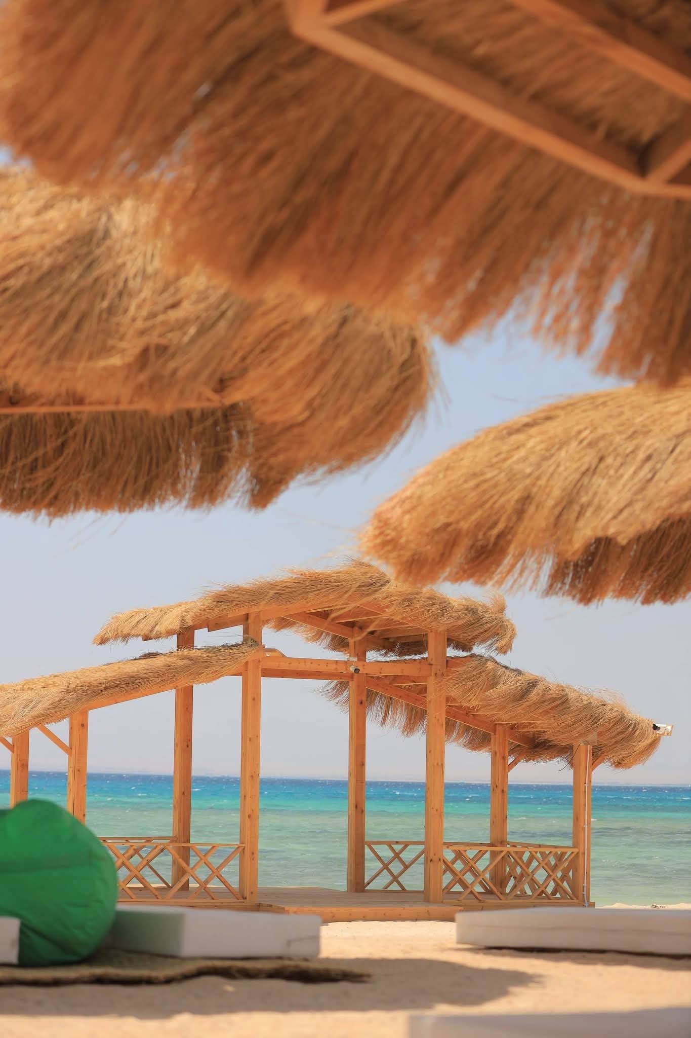 Amwaj Island - image 1