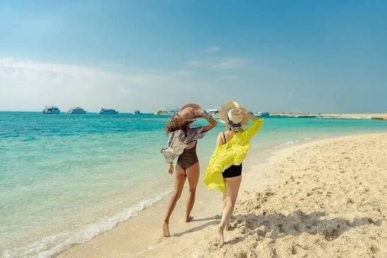 Hola Hola Beach - image 3